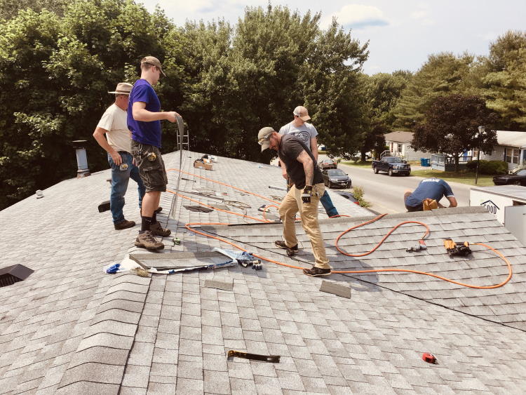 roof installation crew