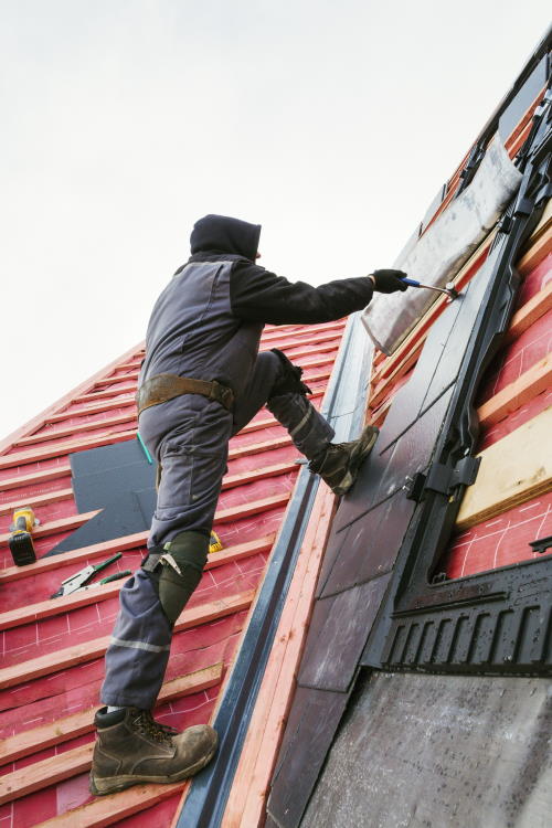 roof installation worker